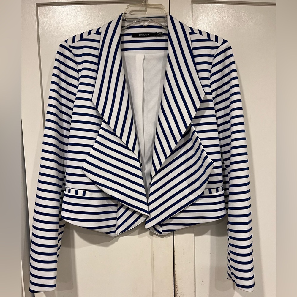 Ark & Co, Navy & White cropped blazer
